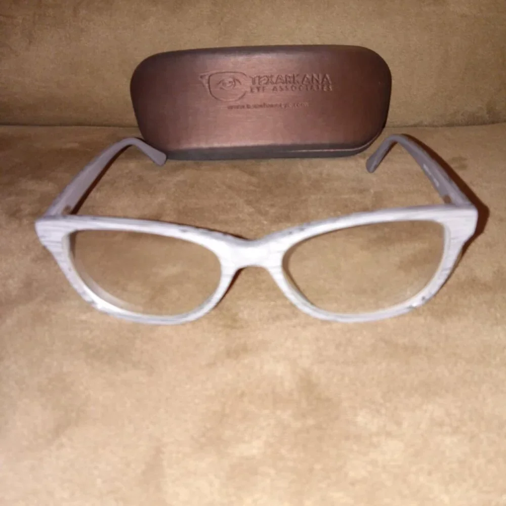 Eye glass frames - Picture 1 of 2
